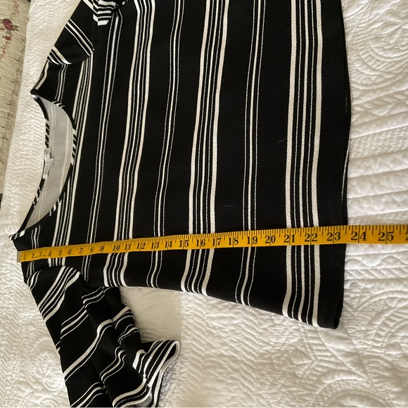 GREEN ENVELOPE, BLACK AND WHITE STRIPED BLOUSE,SIZE: L - Picture 7 of 10